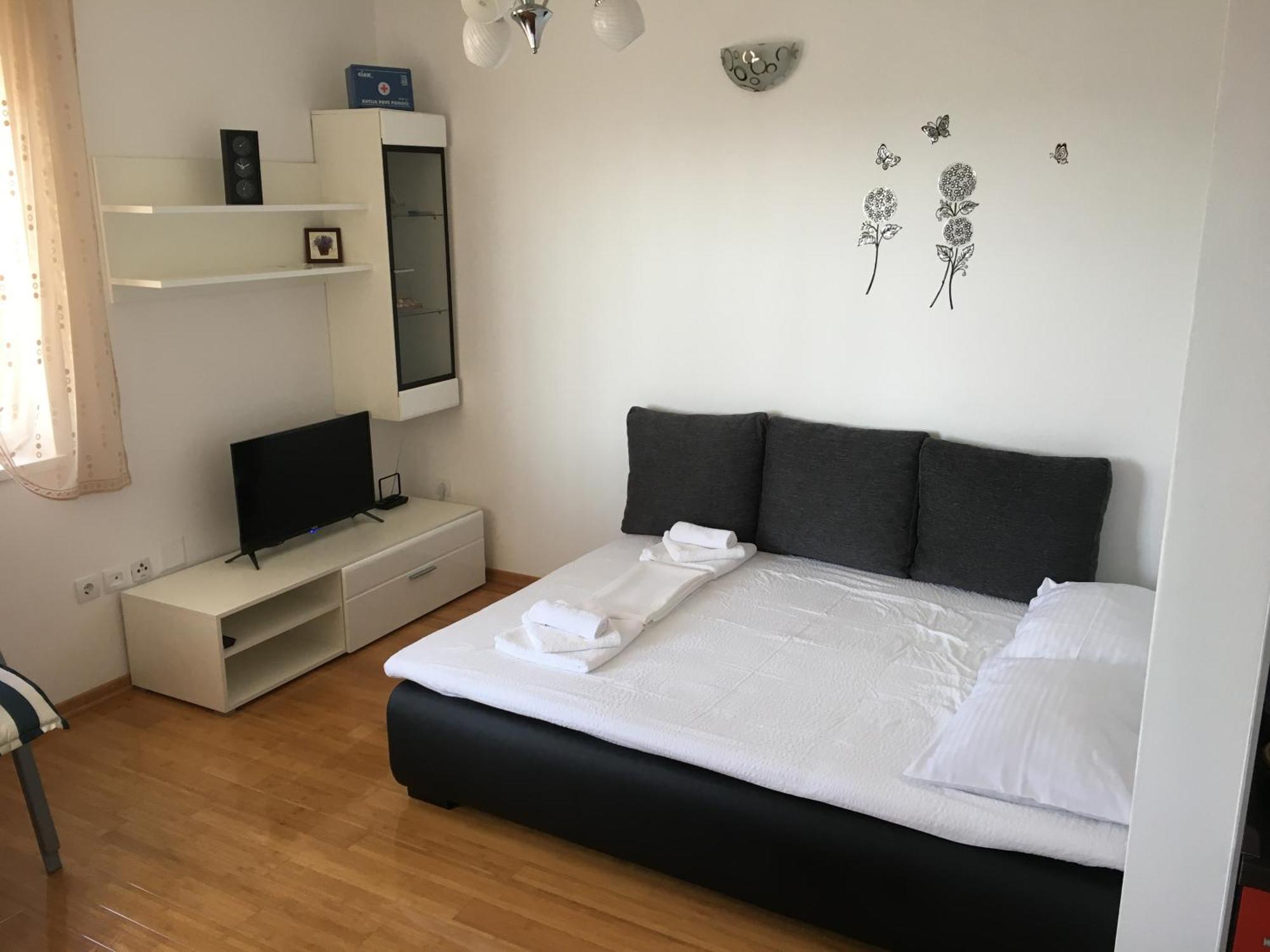 Apartment Tihana Novaglia Esterno foto